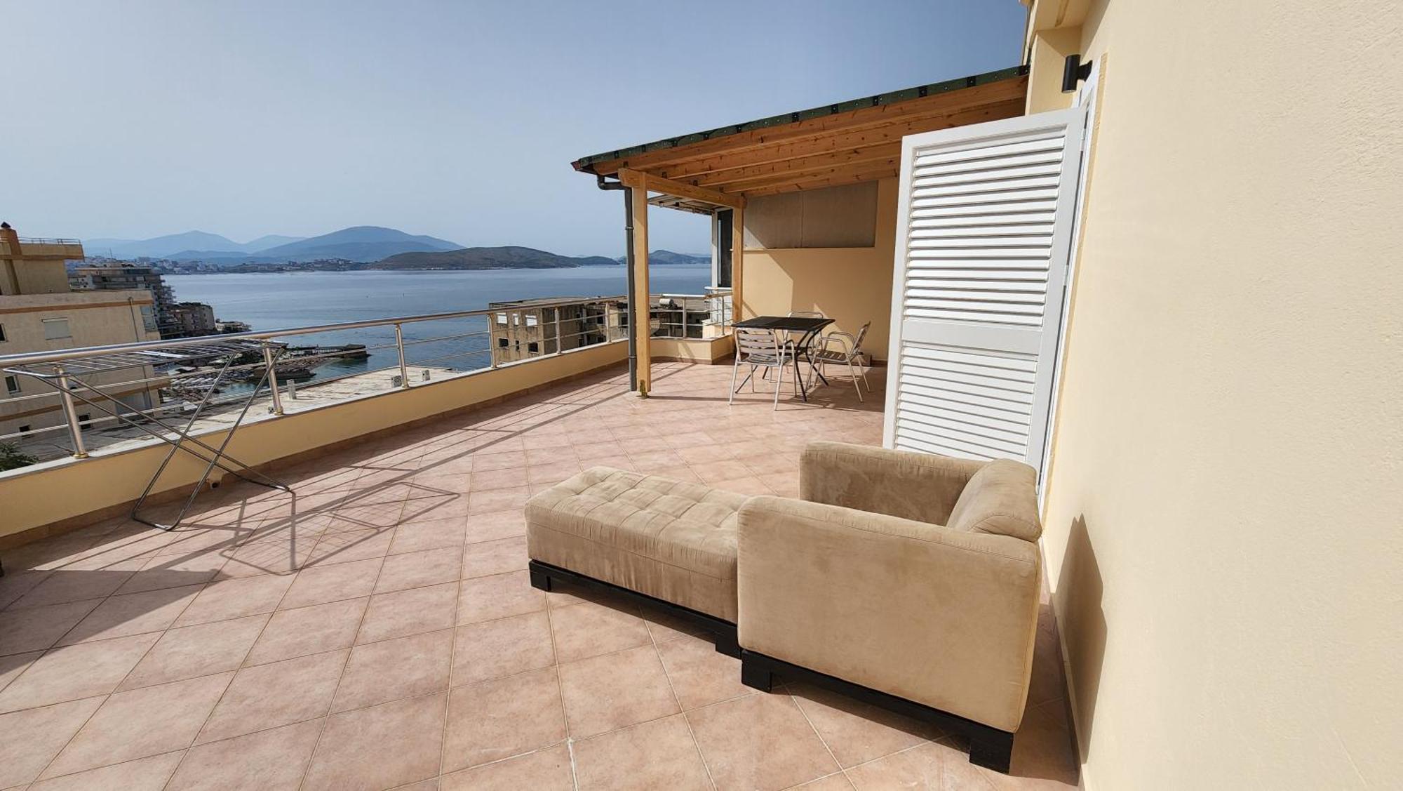 Glen'S Rooftop Sarandë Exterior foto