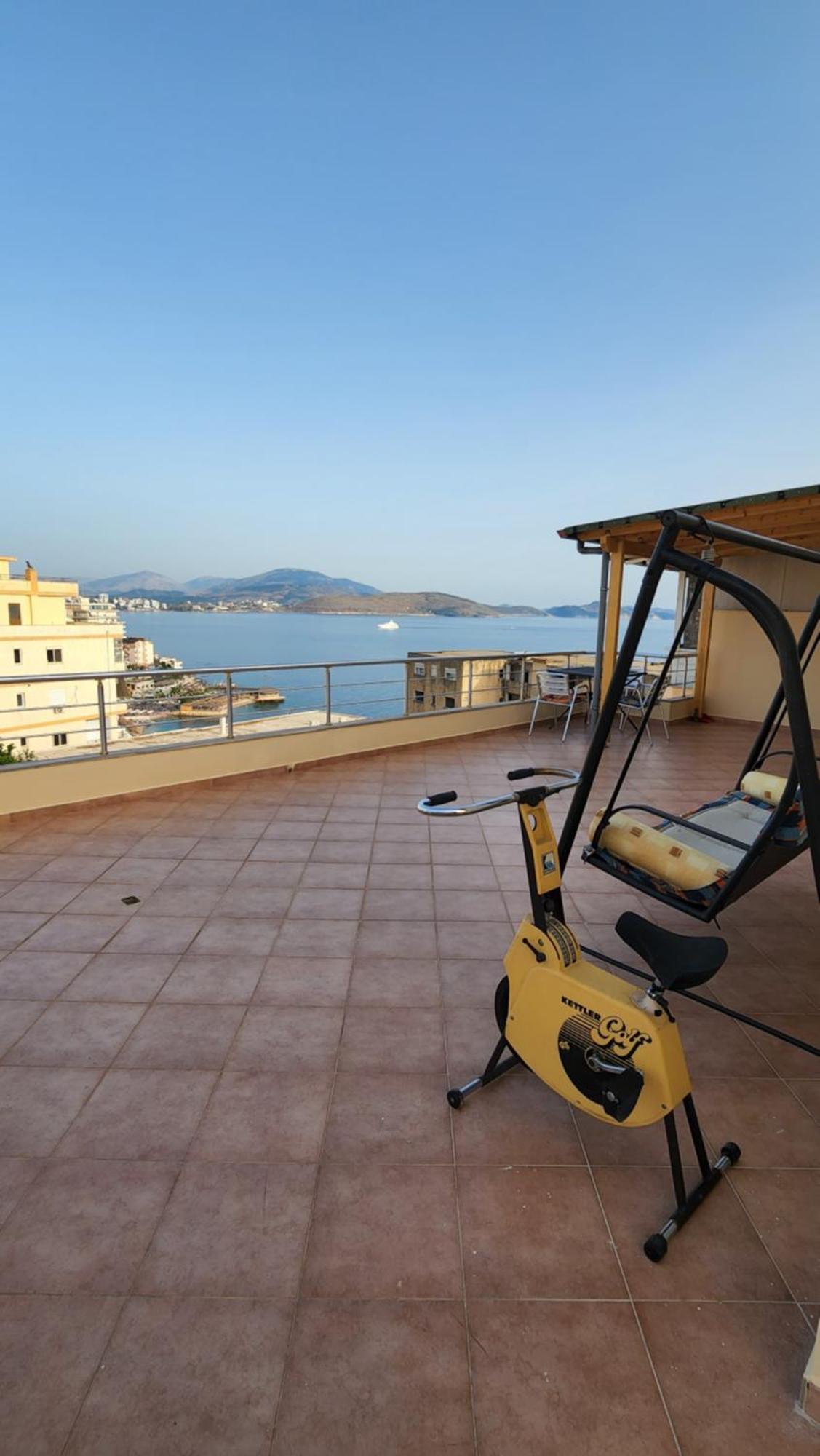 Glen'S Rooftop Sarandë Exterior foto